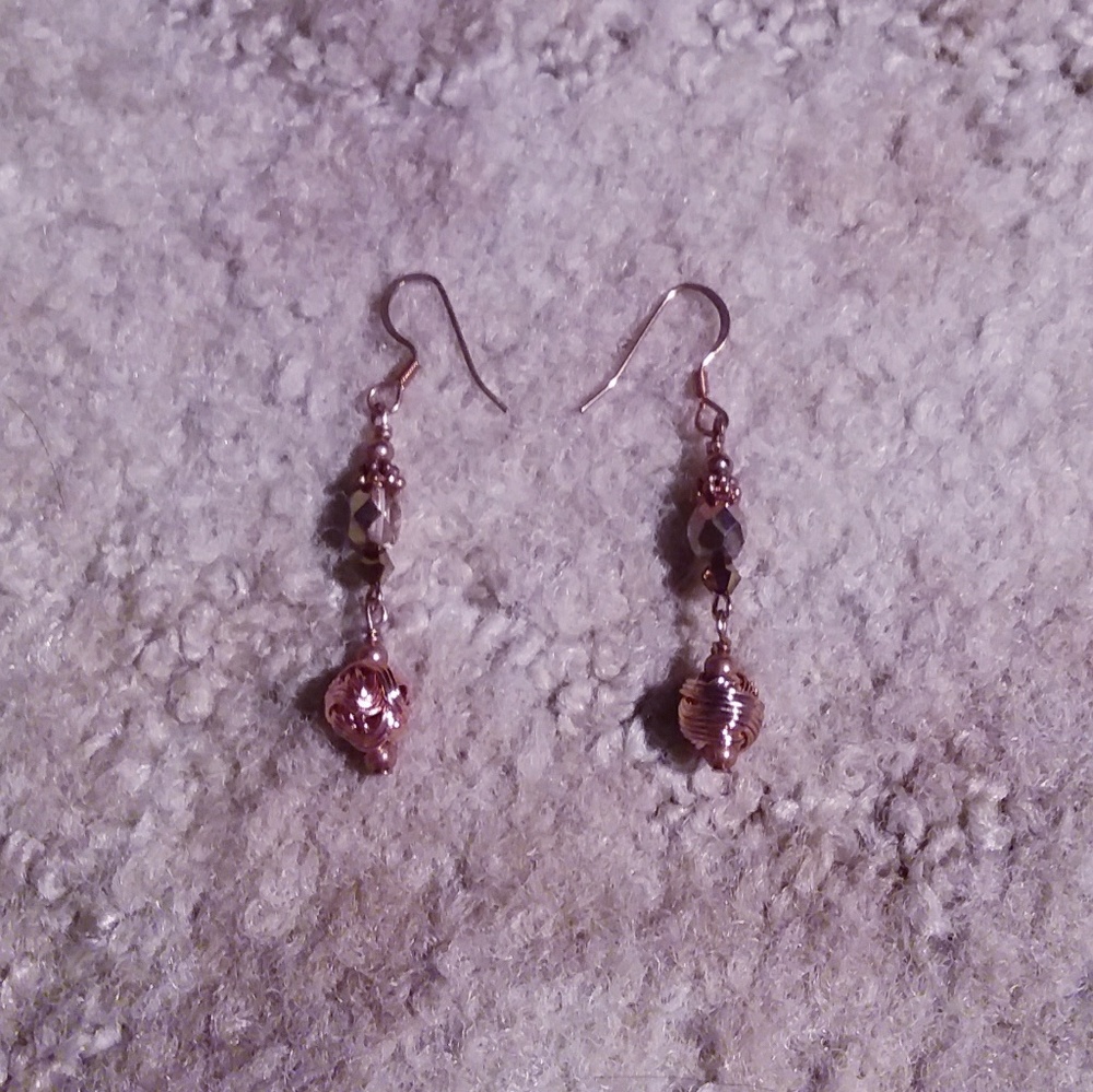 Twisted Wire Rosetone Bead Earrings💜